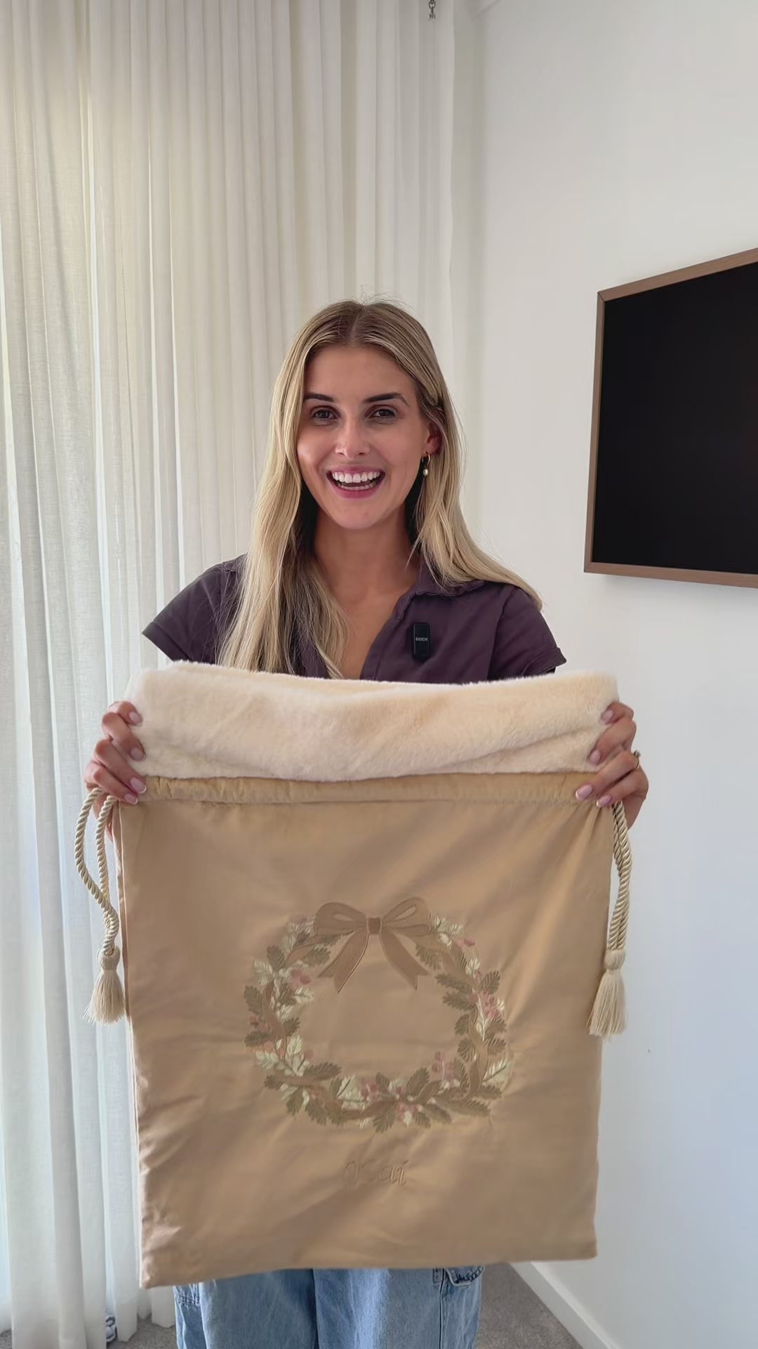 Deluxe Embroidered Santa Sack | Golden Wreath