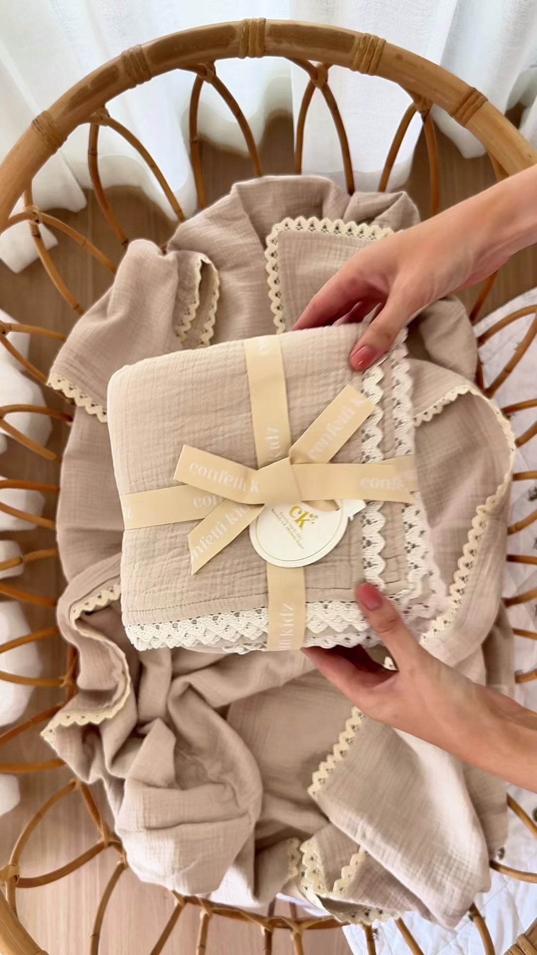Classic Muslin Blanket | Oatmeal